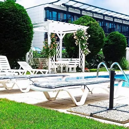 Maisonettes In Royal Bay And Spa Aparthotel Sveti Vlas