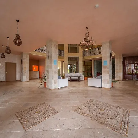 Maisonettes In Royal Bay And Spa سفيتي فلاس